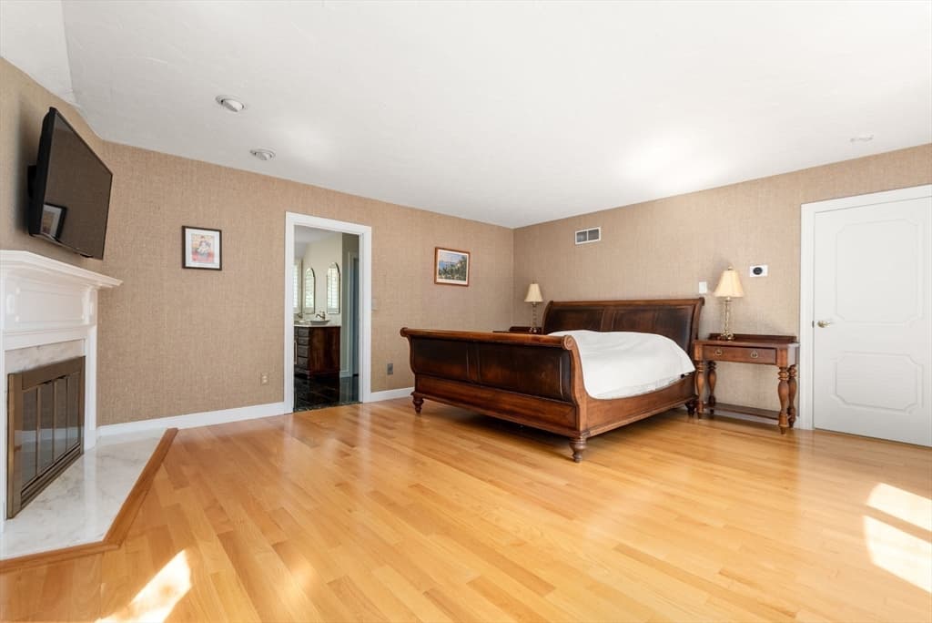 Single Family Residence at 11 Fox Run Rd, Dover MA 02030, Dover, photo 19 of 28