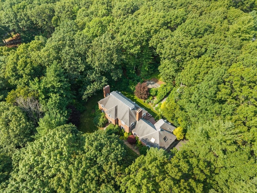 Single Family Residence at 11 Fox Run Rd, Dover MA 02030, Dover, photo 4 of 28