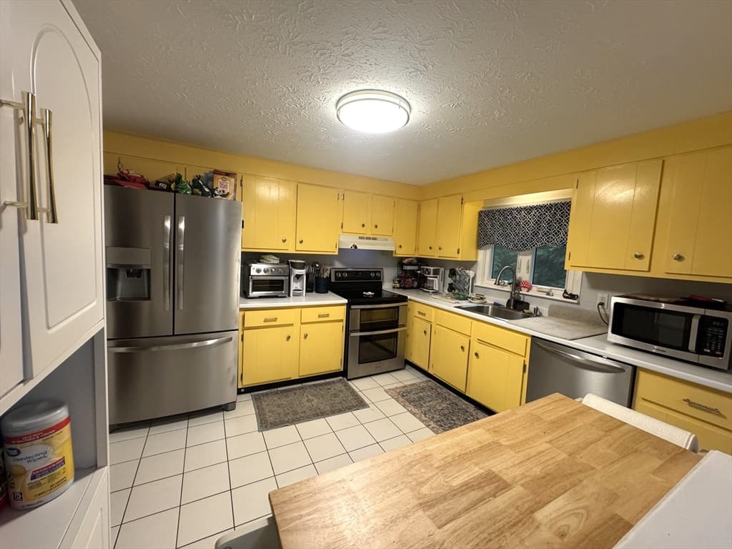 750 King Philip St, Raynham MA 02767 photo 8