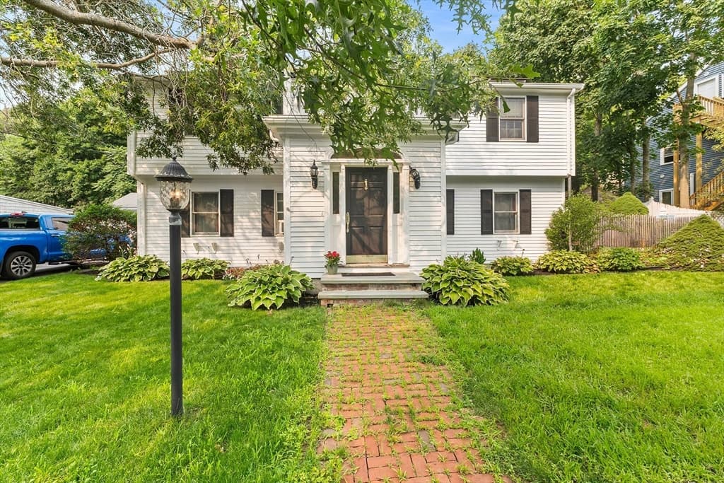 399 Cedar Brook Rd, Lynn MA 01904