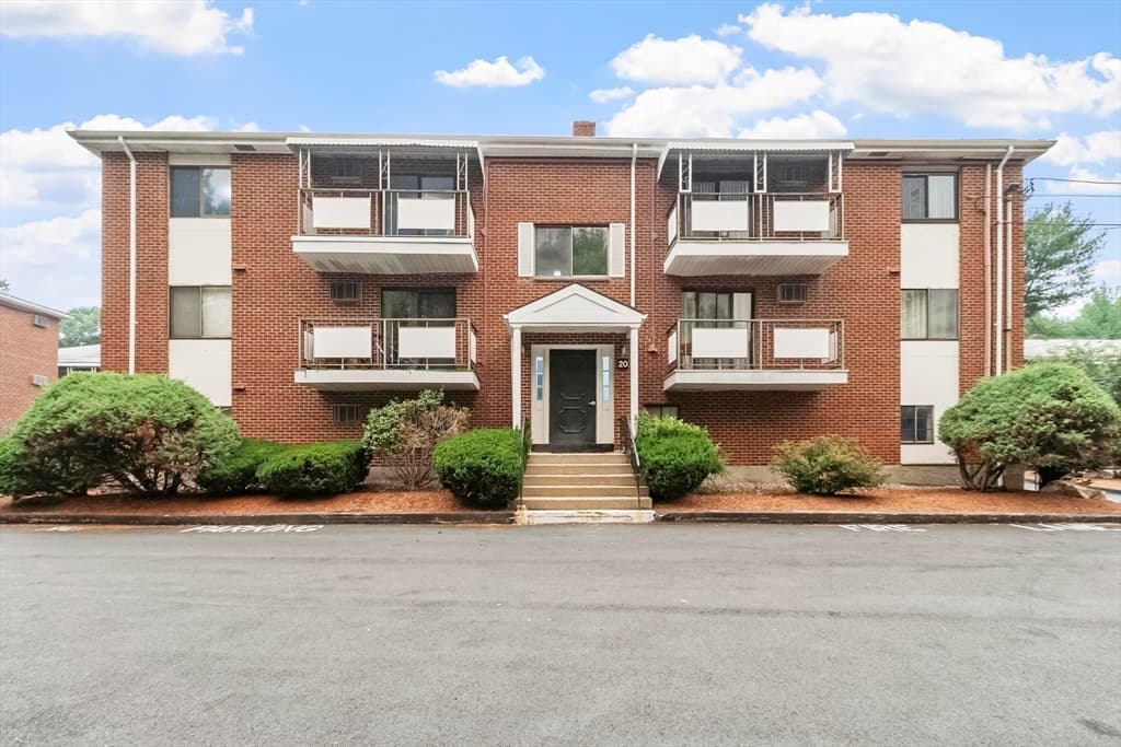 Condominium at 20 Colonial Drive # 10, Andover MA 01810, Andover, photo 5 of 30