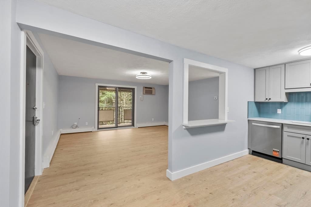 Condominium at 20 Colonial Drive # 10, Andover MA 01810, Andover, photo 10 of 30