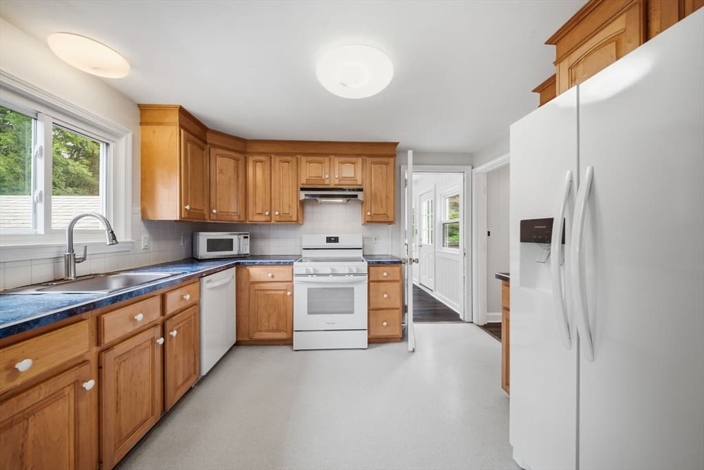 239 W Main St, Westborough MA 01581 photo 11
