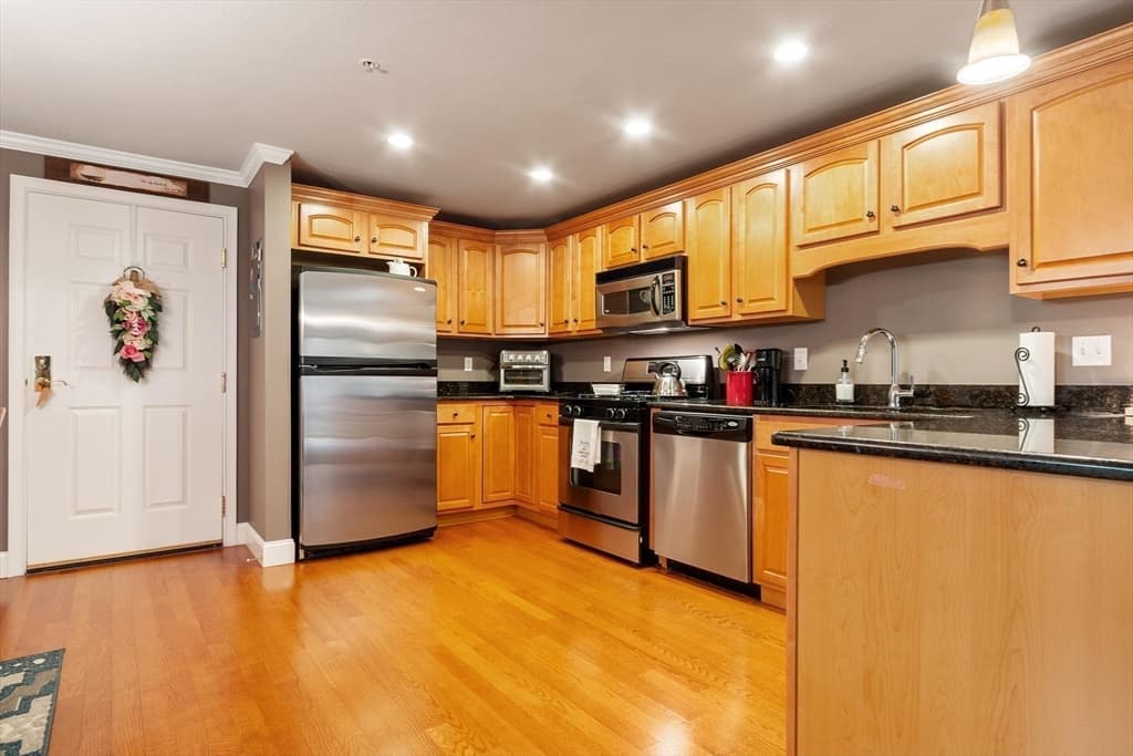 558 E Merrimack St # 34, Lowell MA 01852 photo 9