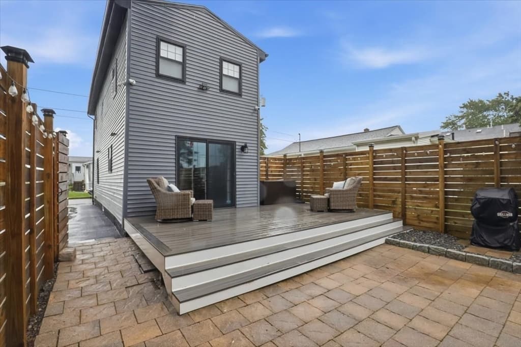 230 Cedar Ave, Portsmouth RI 02871 photo 2
