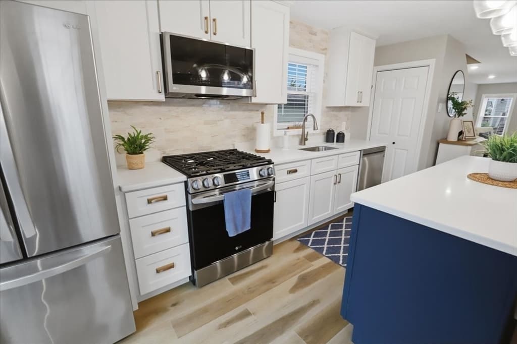 230 Cedar Ave, Portsmouth RI 02871 photo 3