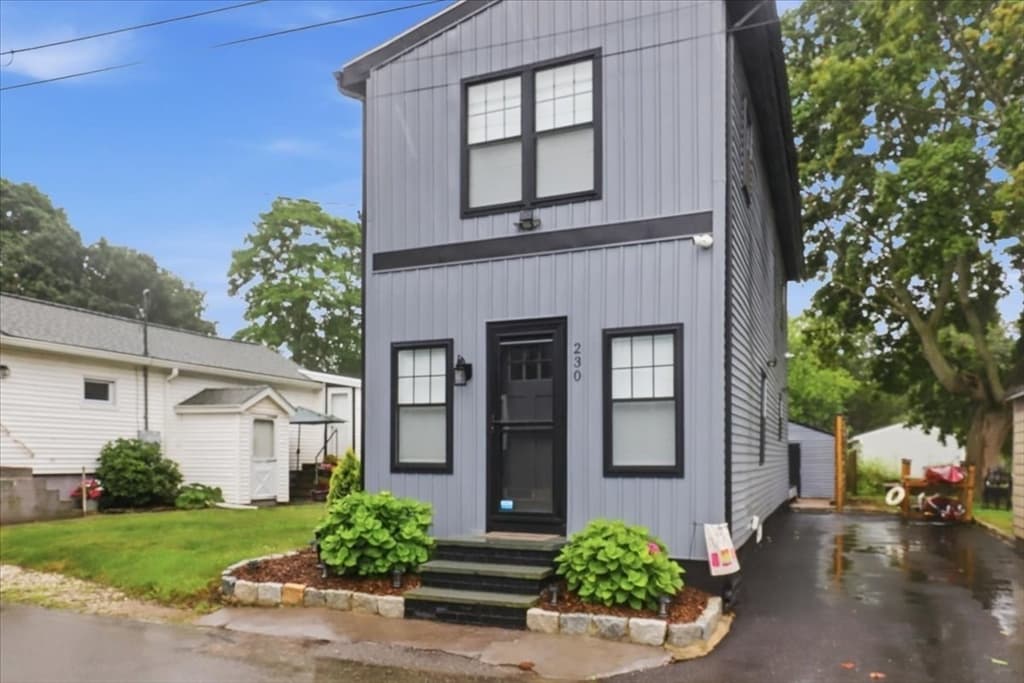 230 Cedar Ave, Portsmouth RI 02871