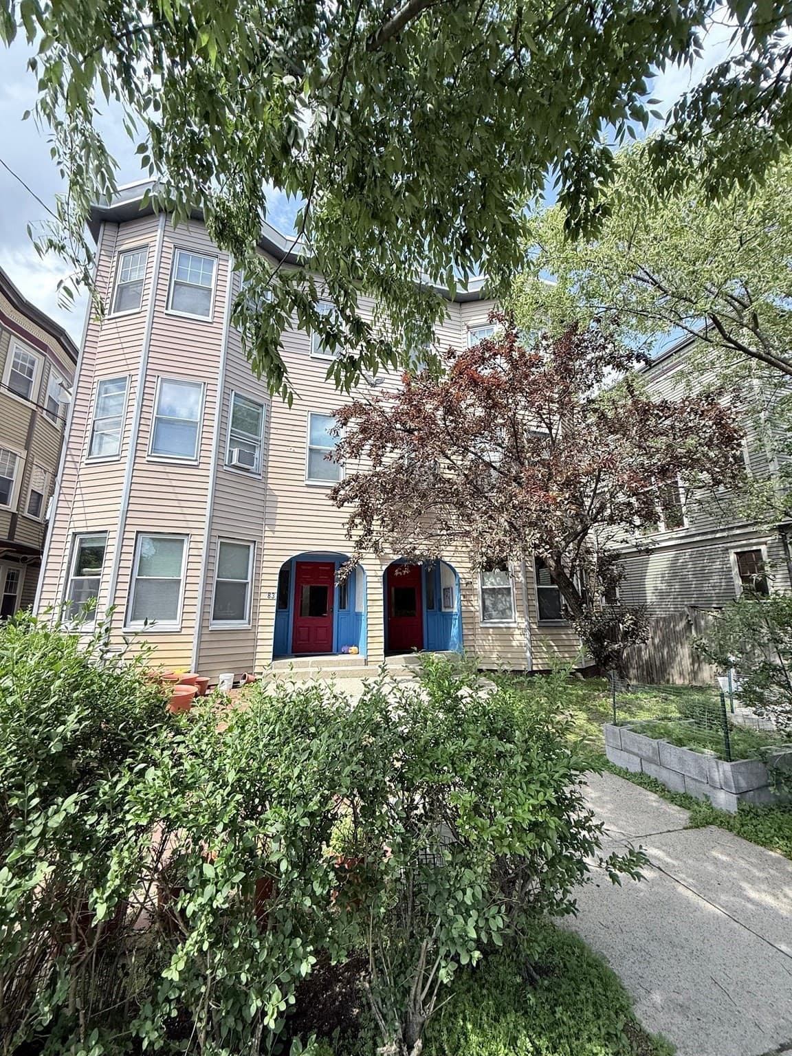 83 Francis St # 5, Brookline MA 02446