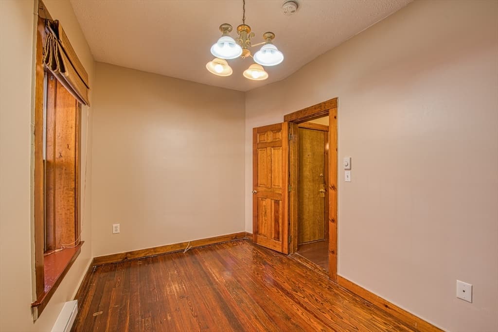 Condominium at 32 Grove # 1, Boston MA 02114, Boston, photo 7 of 15