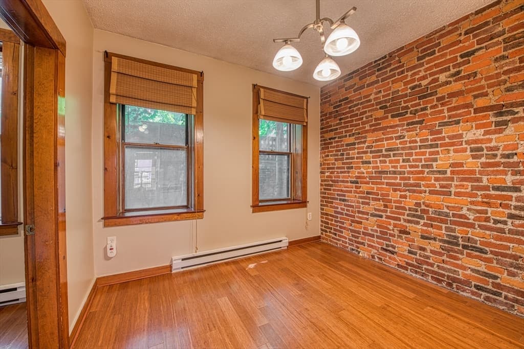 Condominium at 32 Grove # 1, Boston MA 02114, Boston, photo 4 of 15