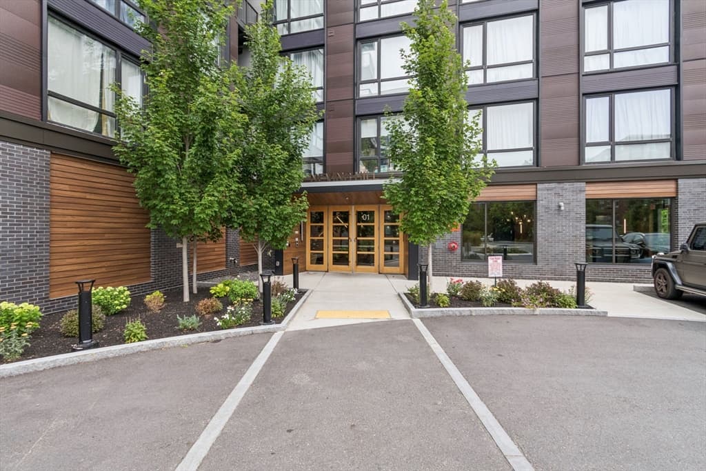 Condominium at 1 Nevins Hill Way # 405, Boston MA 02135, Boston, photo 2 of 25