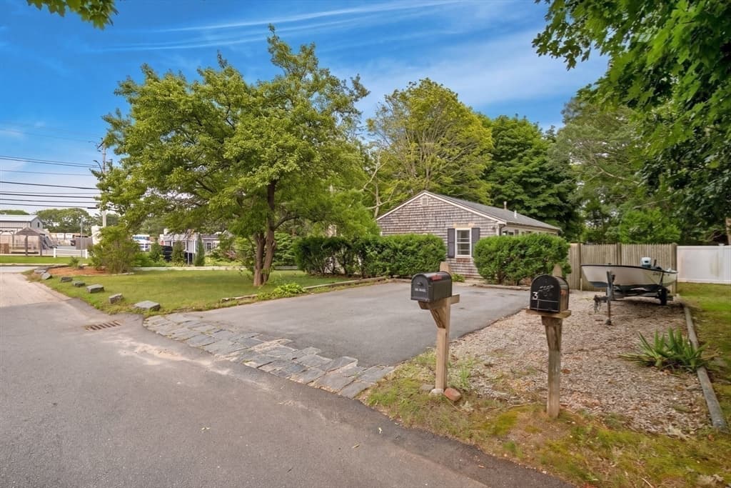 579 E Falmouth Hwy, Falmouth MA 02536 photo 13