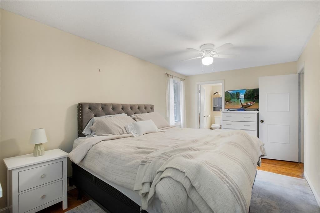 579 E Falmouth Hwy, Falmouth MA 02536 photo 5