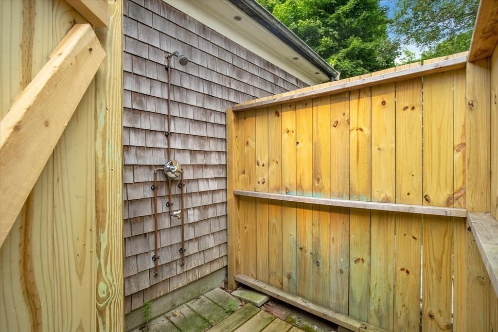 579 E Falmouth Hwy, Falmouth MA 02536 photo 10