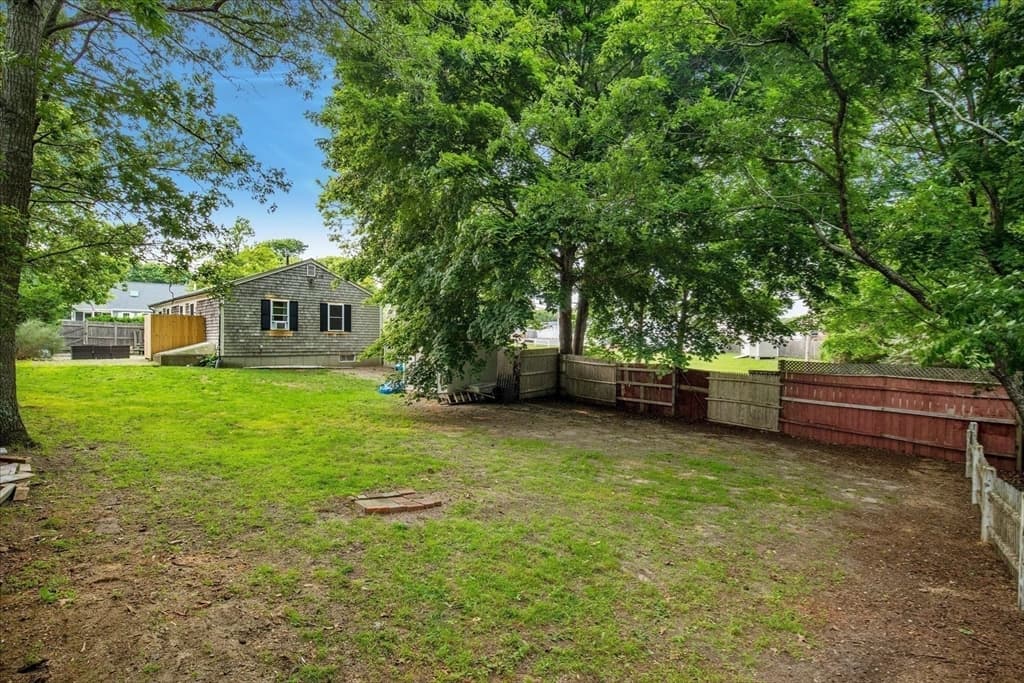579 E Falmouth Hwy, Falmouth MA 02536 photo 11