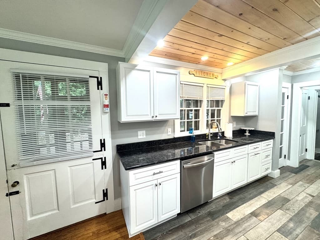 43 White Oaks Rd, Laconia NH 03246 photo 12