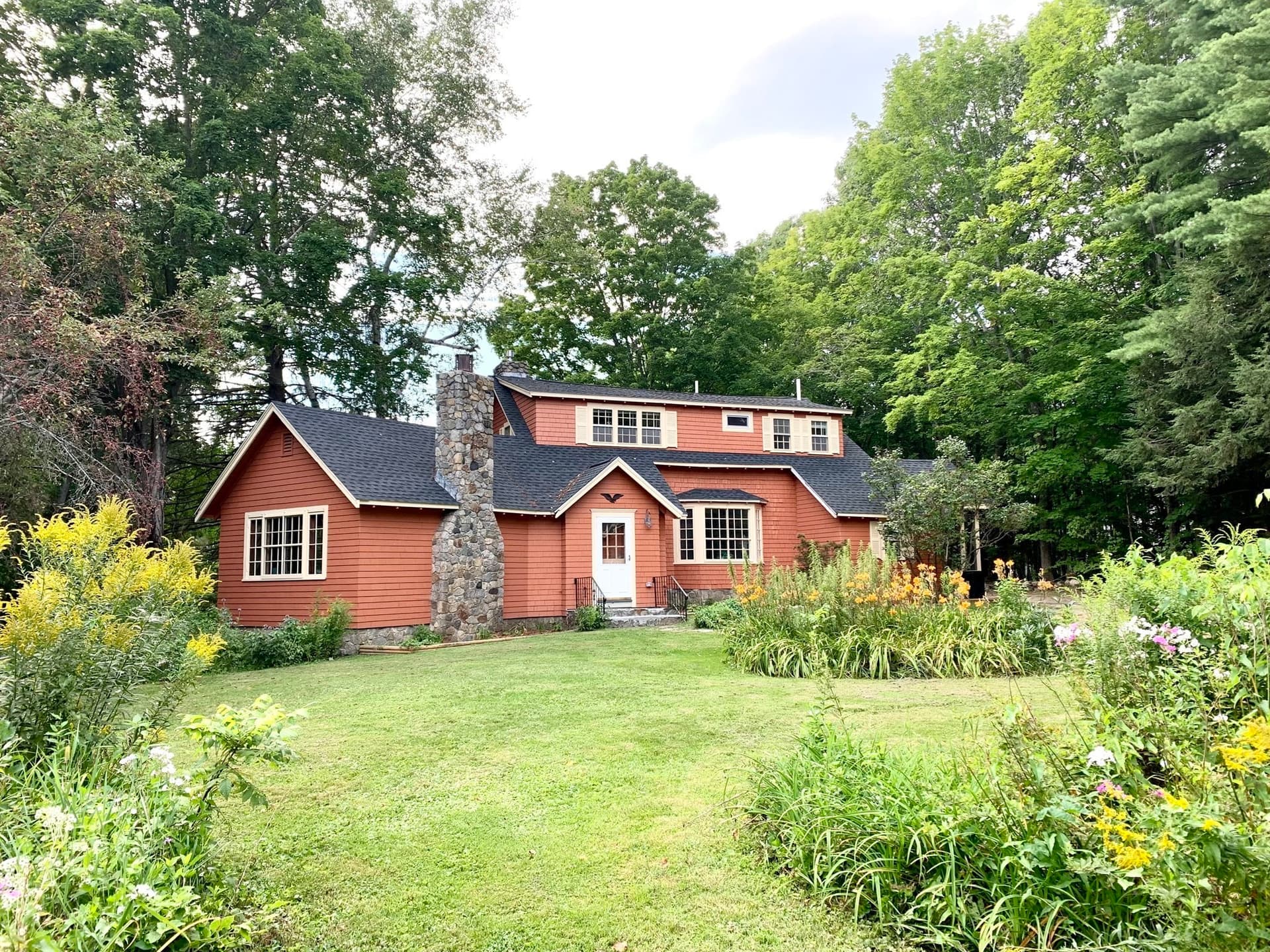 43 White Oaks Rd, Laconia NH 03246