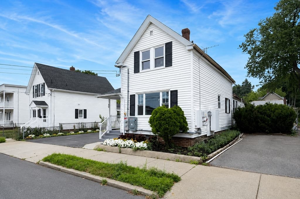 70 Glenwood Street, Lynn MA 01902 photo 2