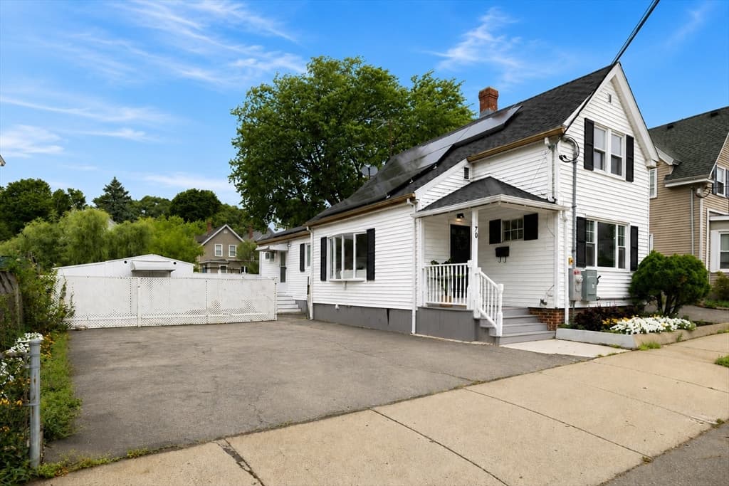 70 Glenwood Street, Lynn MA 01902 photo 3