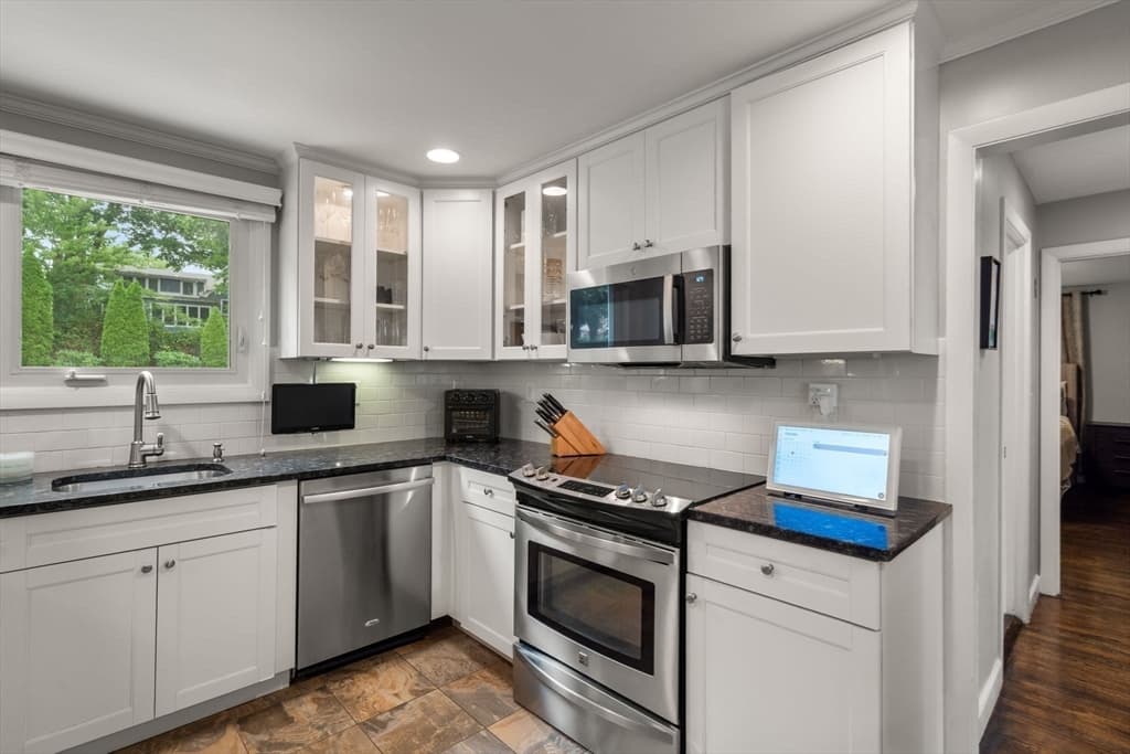 150 Woodbine Circle, Needham MA 02494 photo 6