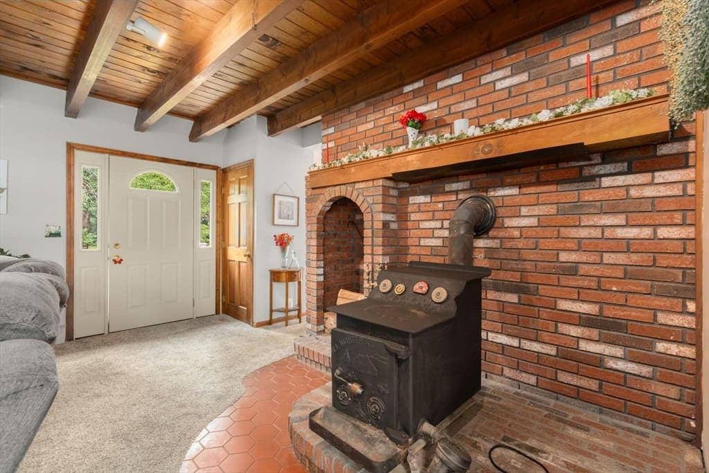 40 Clear Pond Rd, Lakeville MA 02347 photo 4