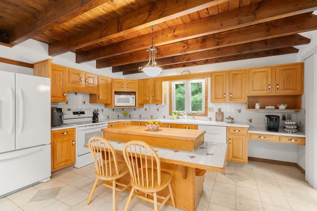 40 Clear Pond Rd, Lakeville MA 02347 photo 8