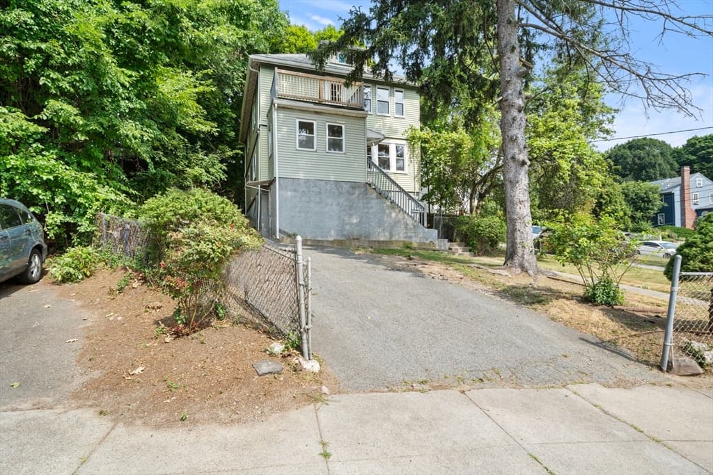391 Poplar St, Boston MA 02131