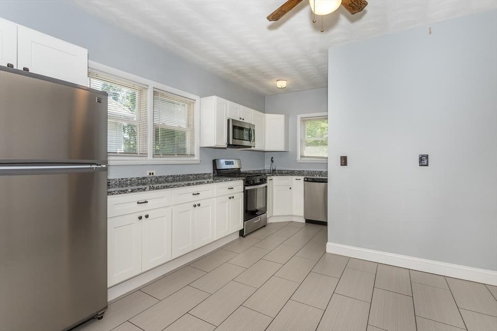 67 Cleverly Ct, Quincy MA 02169 photo 3