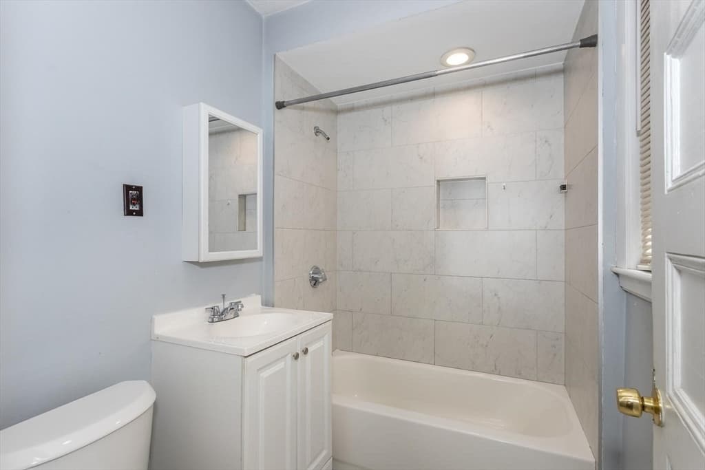67 Cleverly Ct, Quincy MA 02169 photo 15