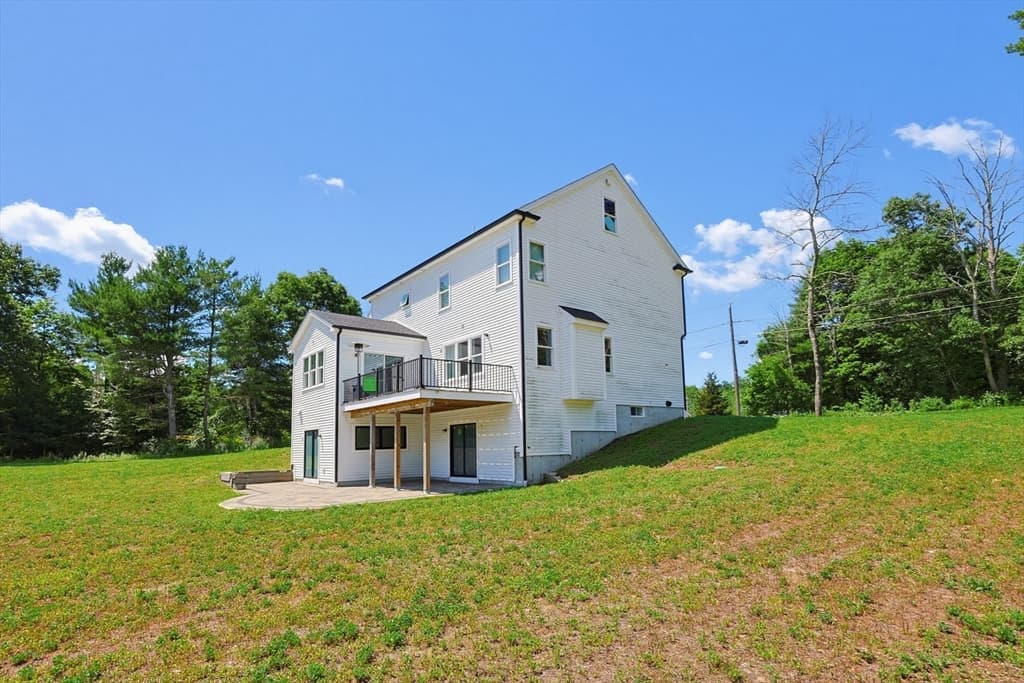 Single Family Residence at 2 Vine St, Wrentham MA 02093, Wrentham, photo 3 of 41