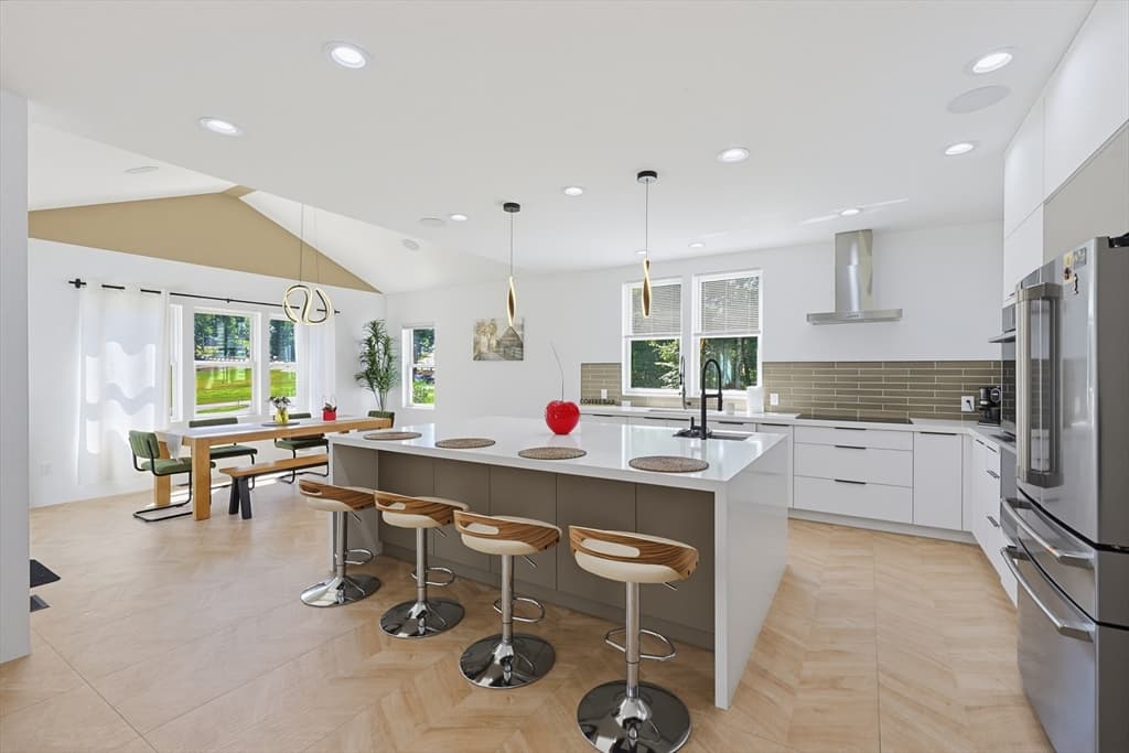 Single Family Residence at 2 Vine St, Wrentham MA 02093, Wrentham, photo 5 of 41
