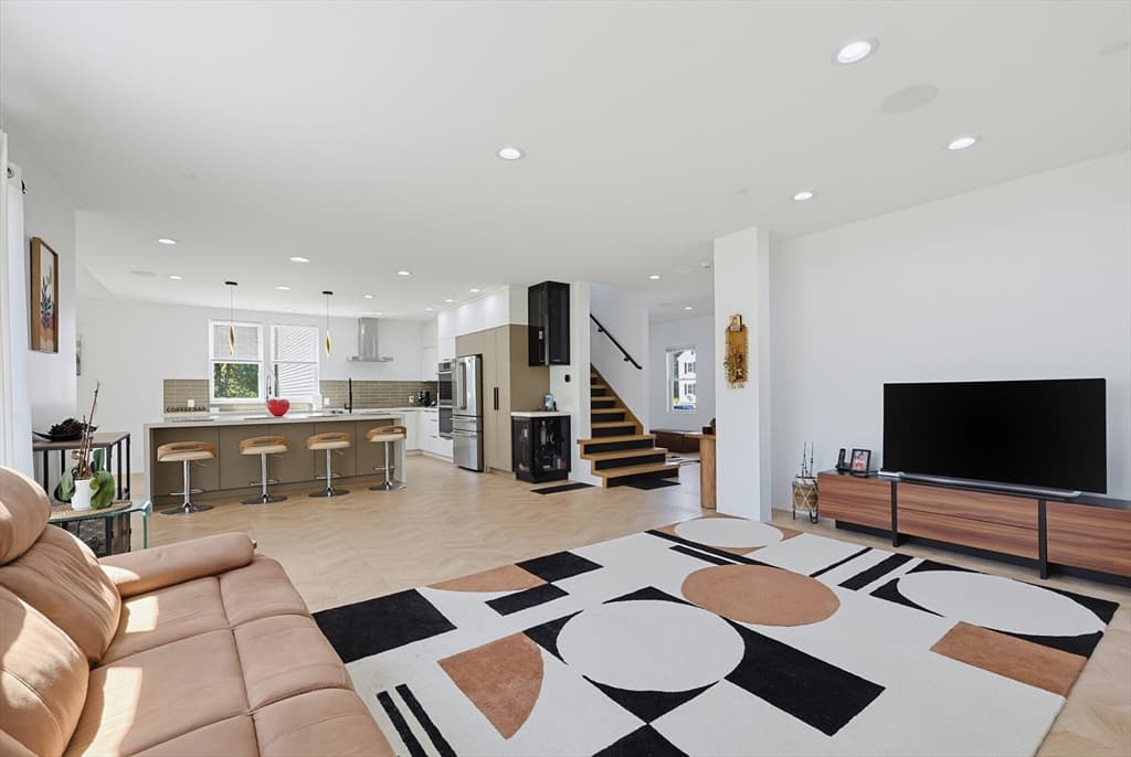 Single Family Residence at 2 Vine St, Wrentham MA 02093, Wrentham, photo 14 of 41