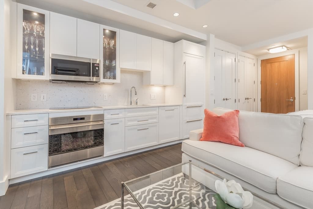 Condominium at 22 Liberty Dr # 2L, Boston MA 02210, Boston, photo 2 of 13