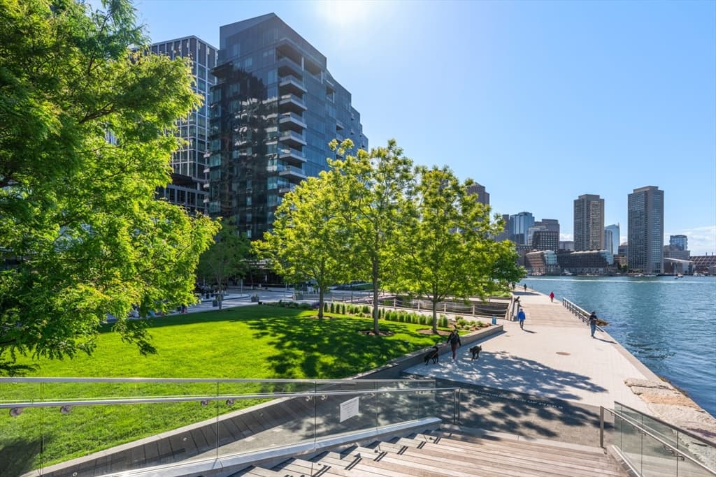 Condominium at 22 Liberty Dr # 2L, Boston MA 02210, Boston, photo 11 of 13