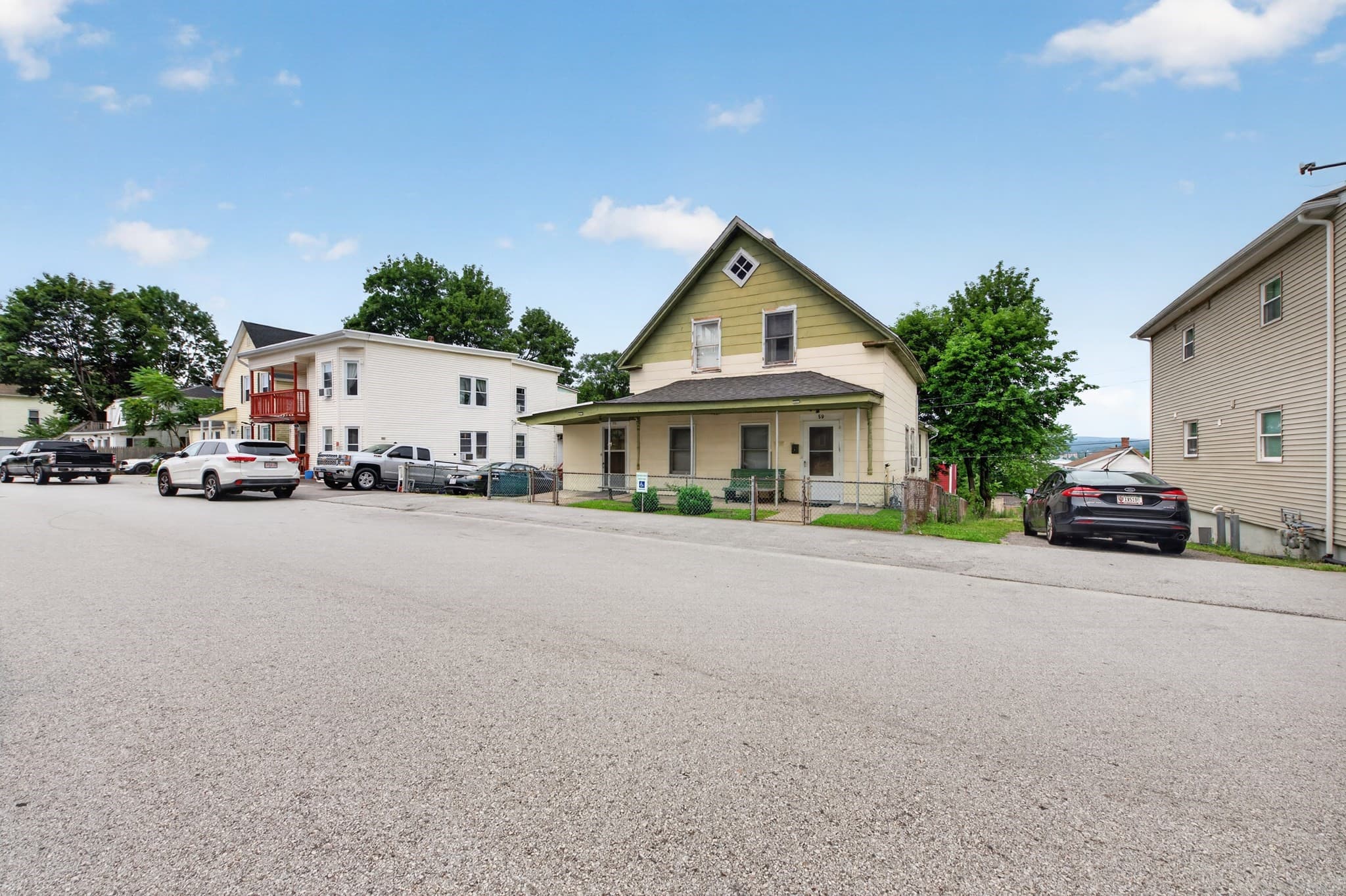 59 Orient St, Worcester MA 01604