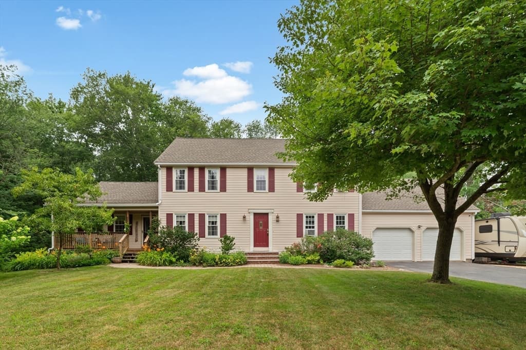 82 Norton Rd, North Attleboro MA 02760