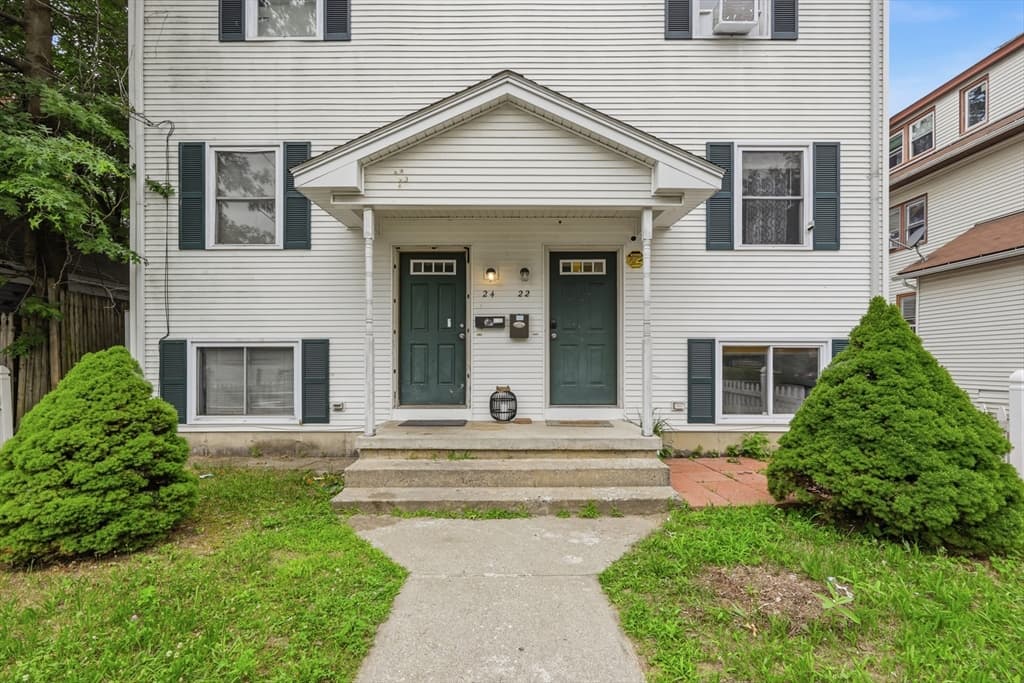 22-24 Sorrento St, Springfield MA 01108 photo 2