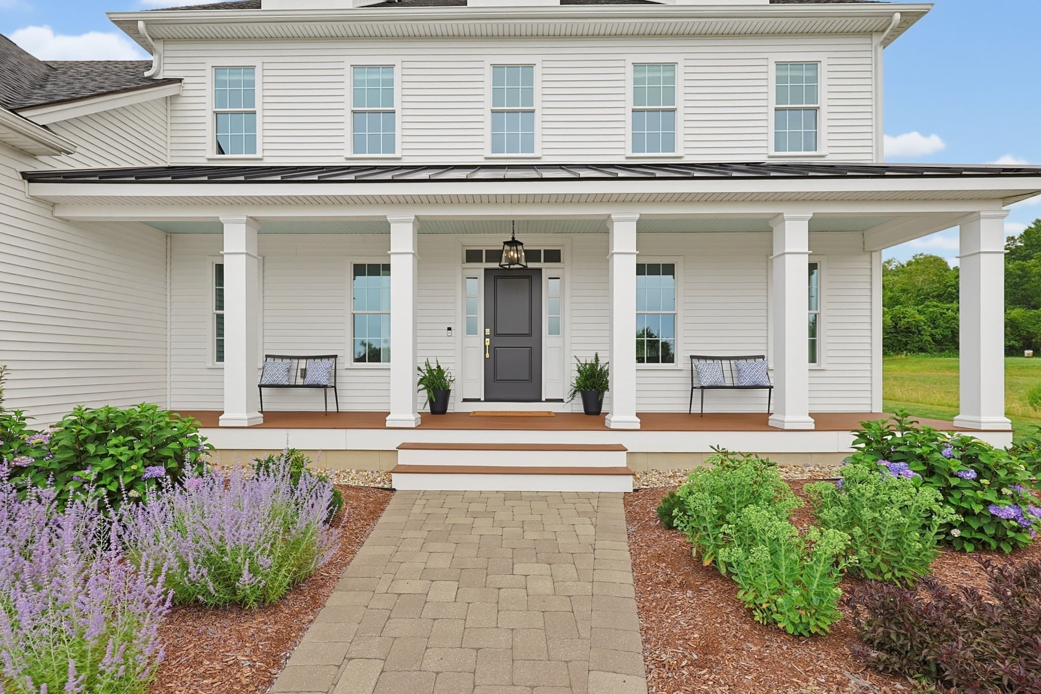 Single Family Residence at 32 Bayliss Way, Uxbridge MA 01569, photo 2 of 42