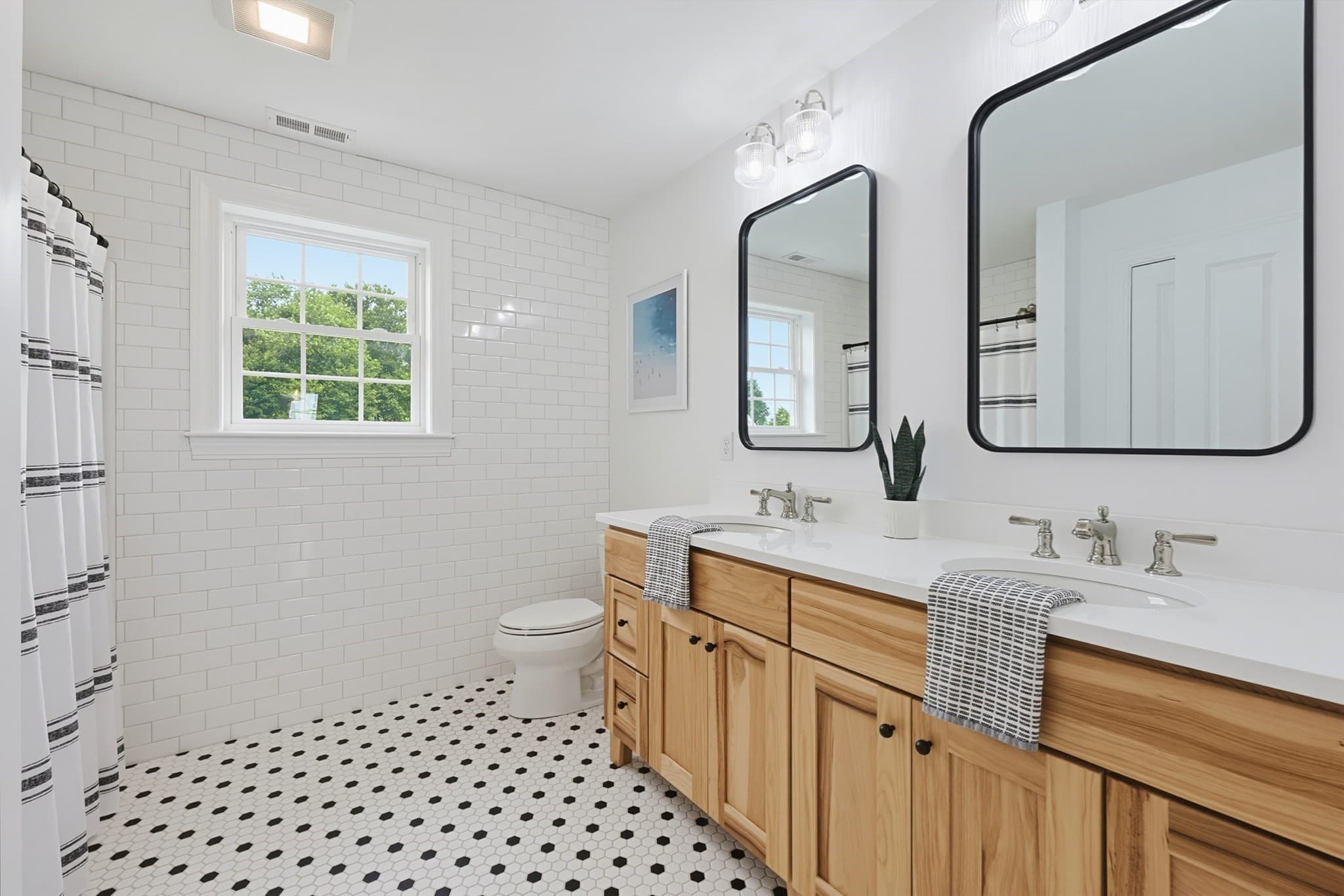 Single Family Residence at 32 Bayliss Way, Uxbridge MA 01569, photo 28 of 42