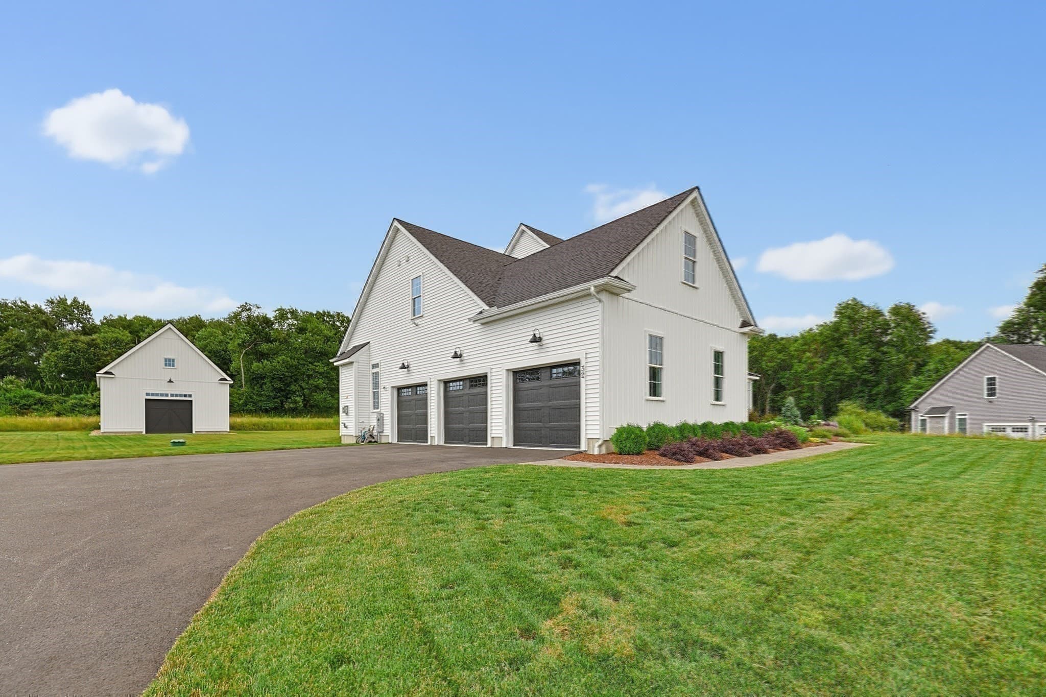 Single Family Residence at 32 Bayliss Way, Uxbridge MA 01569, photo 41 of 42