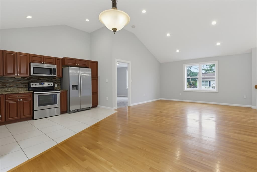 70 Swan Ave, Worcester MA 01602 photo 7