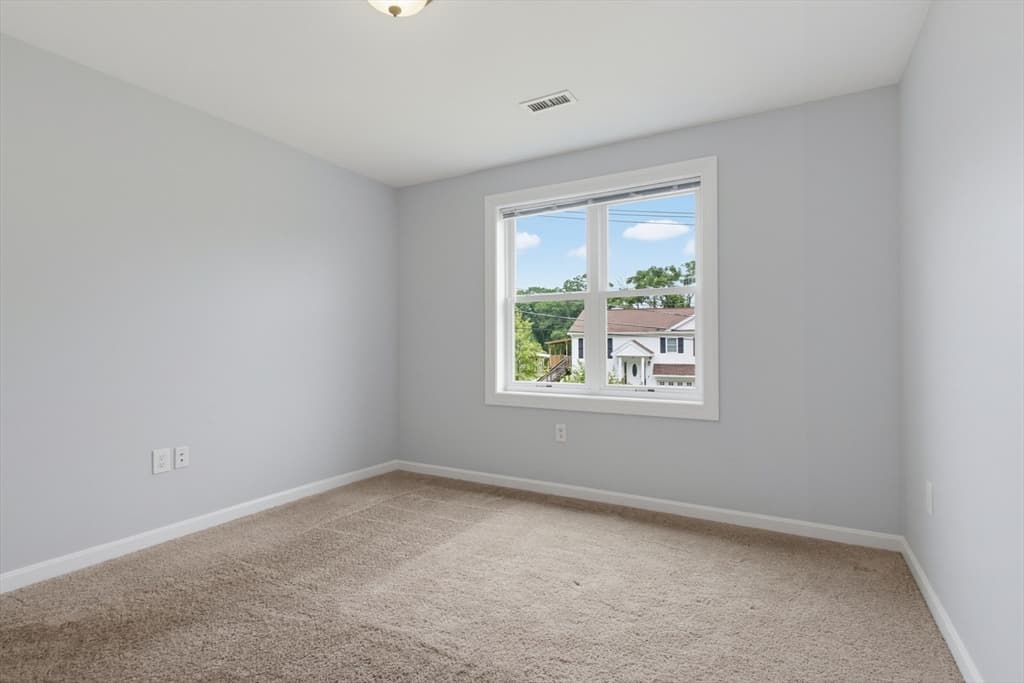 70 Swan Ave, Worcester MA 01602 photo 24