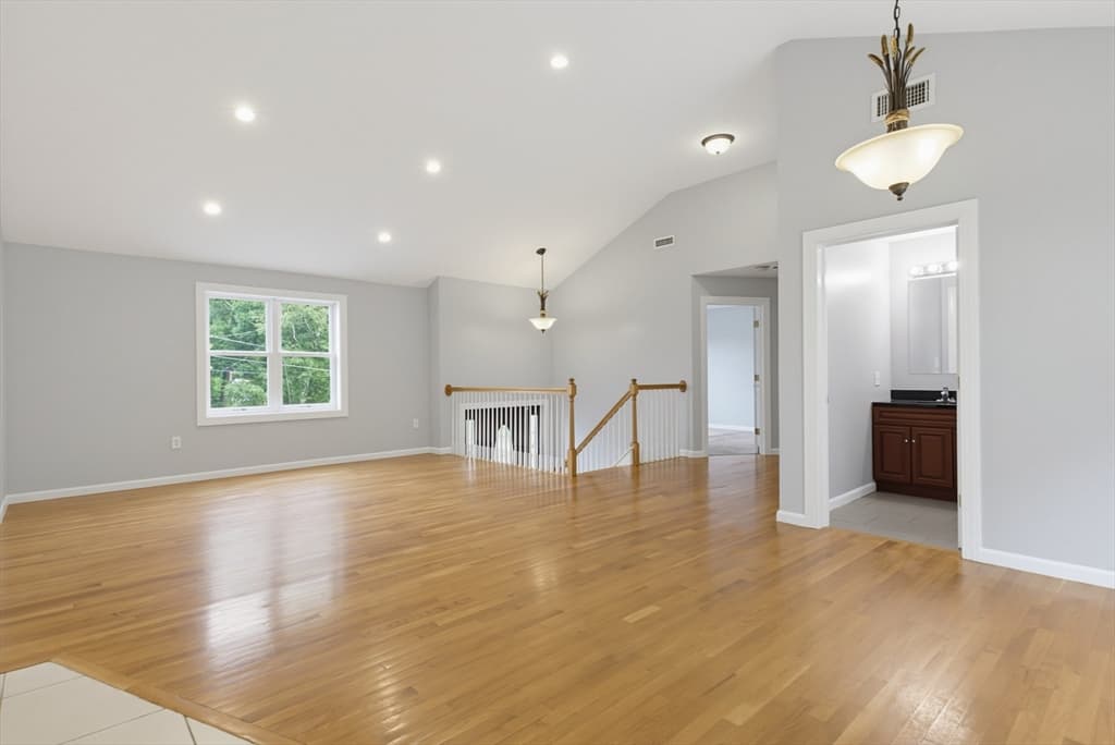 70 Swan Ave, Worcester MA 01602 photo 14
