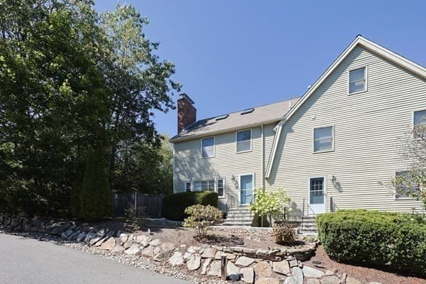 26 Pleasant St # B, Wellesley MA 02482