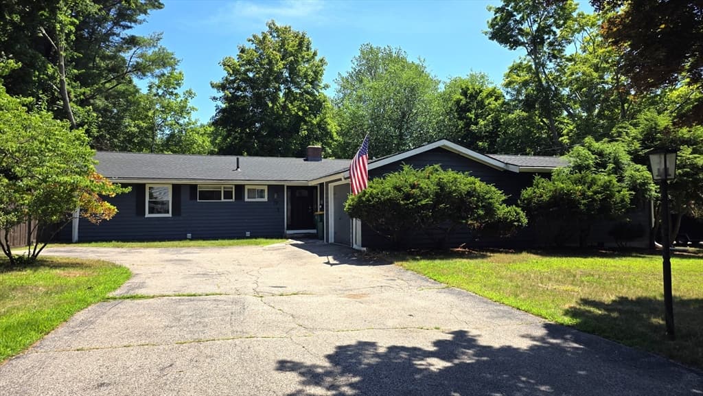 19 Avon Rd, Norwood MA 02062