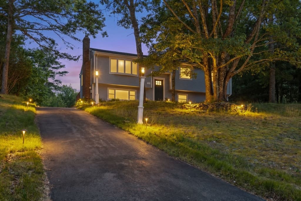 16 Pequot Ter, Plymouth MA 02360 photo 2