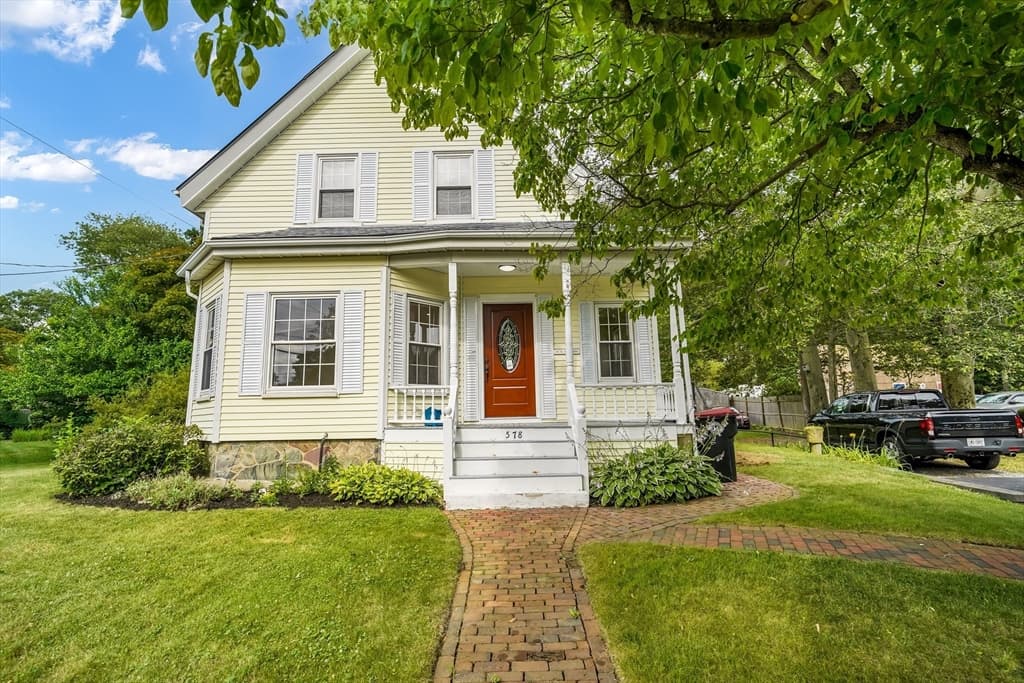578 Plain St, Brockton MA 02302 photo 2