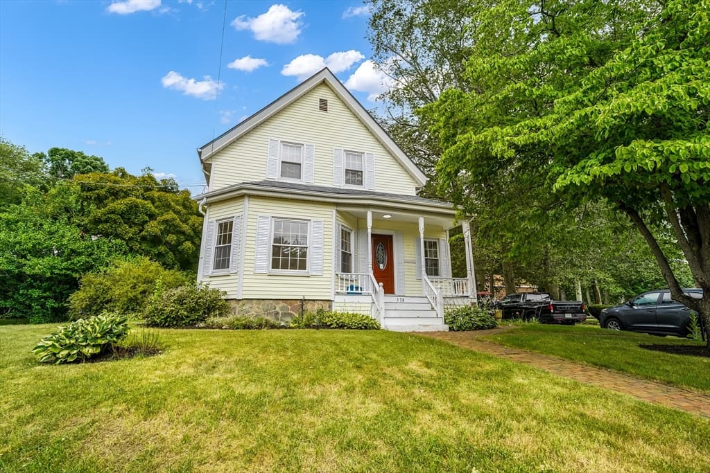 578 Plain St, Brockton MA 02302