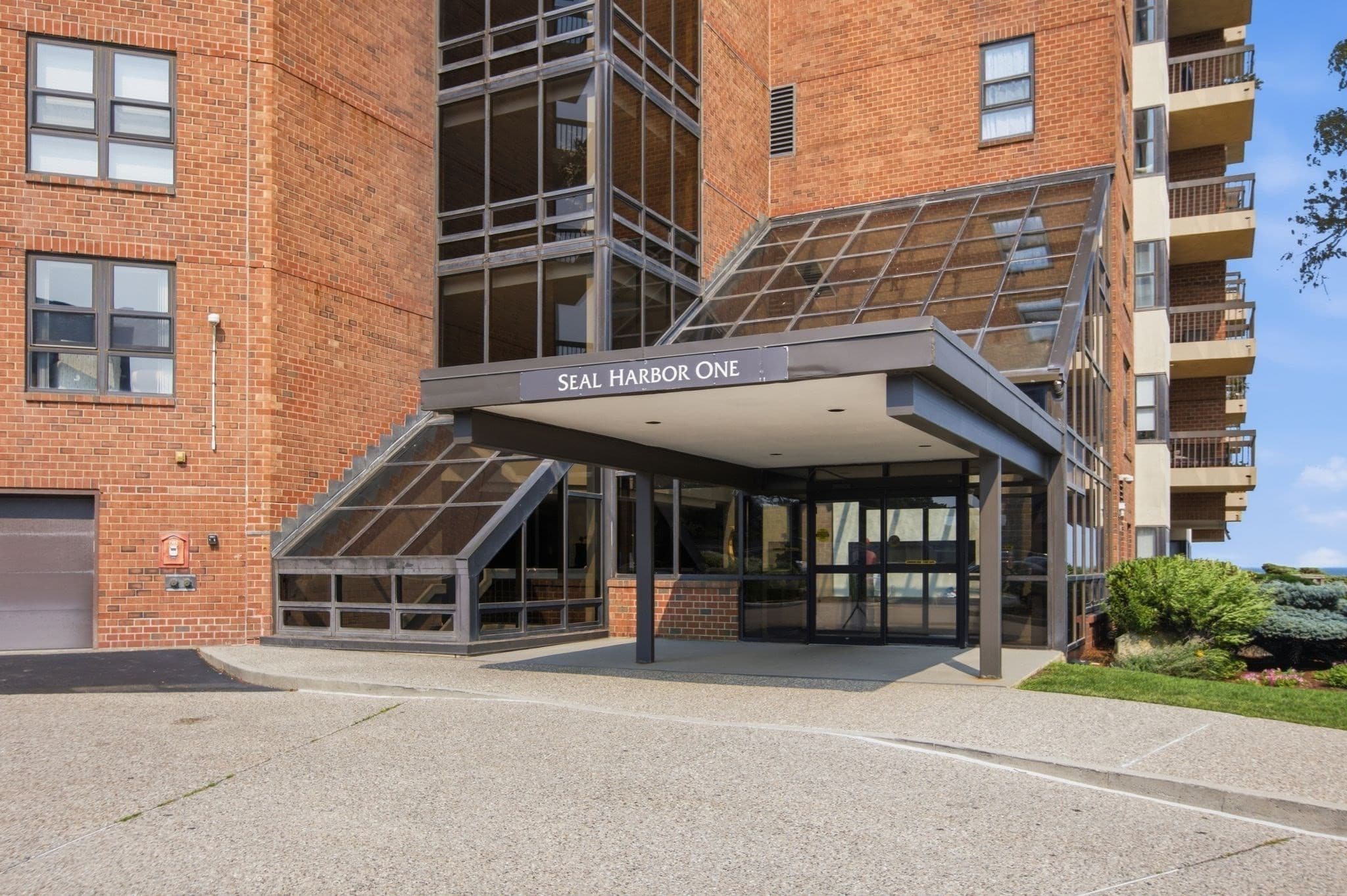 Condominium at 1 Seal Harbor # 210, Winthrop MA 02152, Winthrop, photo 28 of 39
