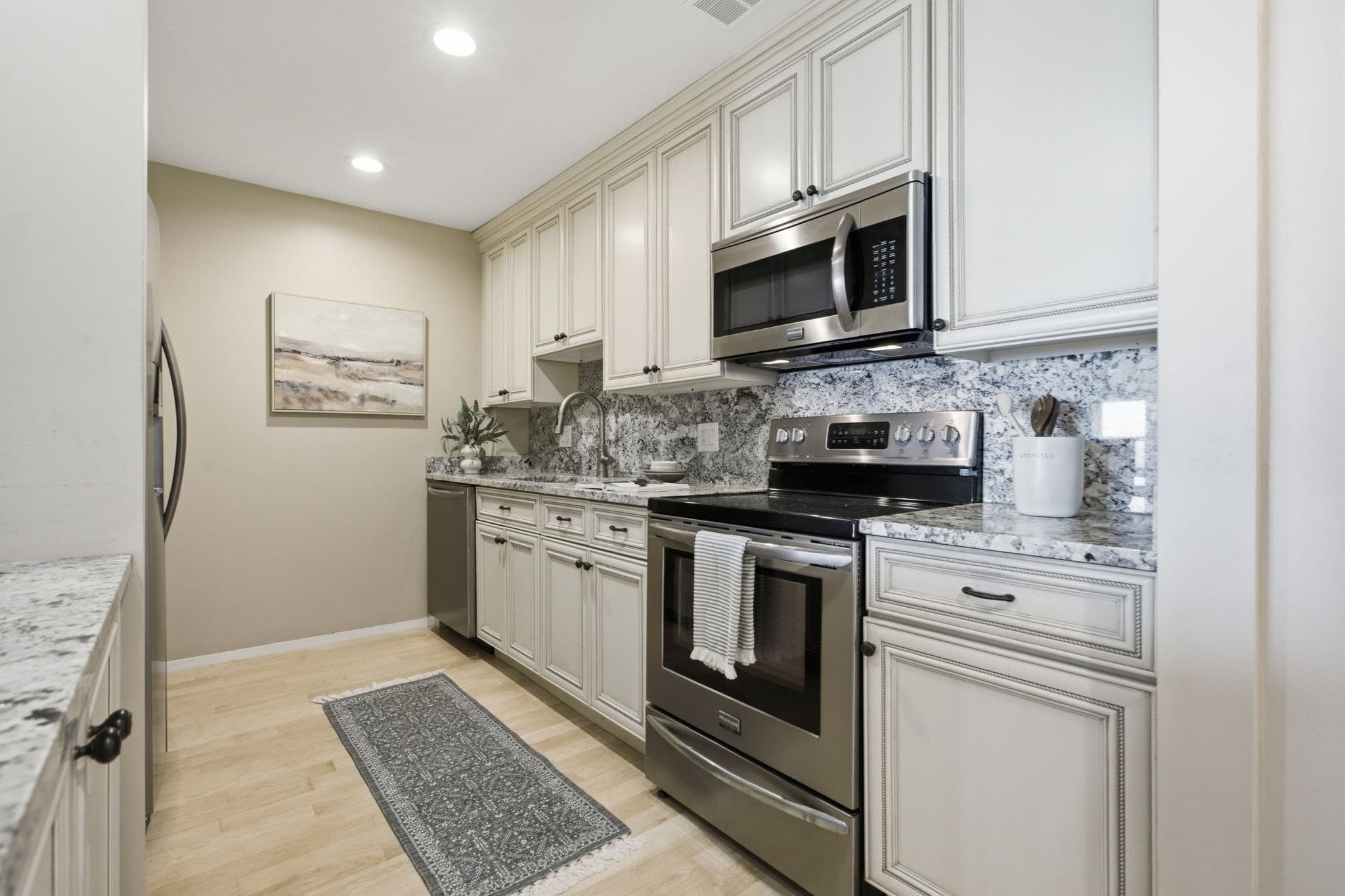 Condominium at 1 Seal Harbor # 210, Winthrop MA 02152, Winthrop, photo 10 of 39